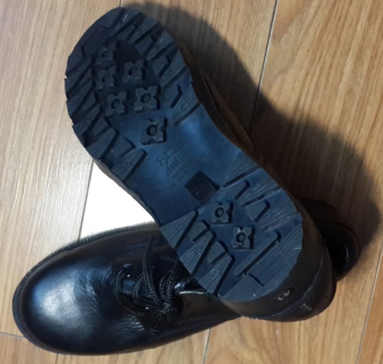 Giầy BHLĐ đế cao su mẫu cũ